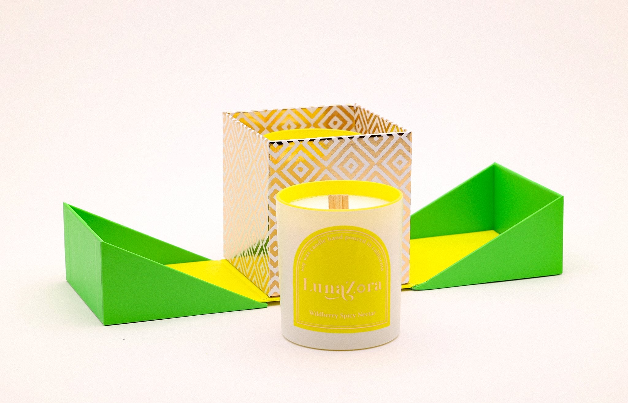 Kiwi Rhubarb Woods Candle - LunaZora